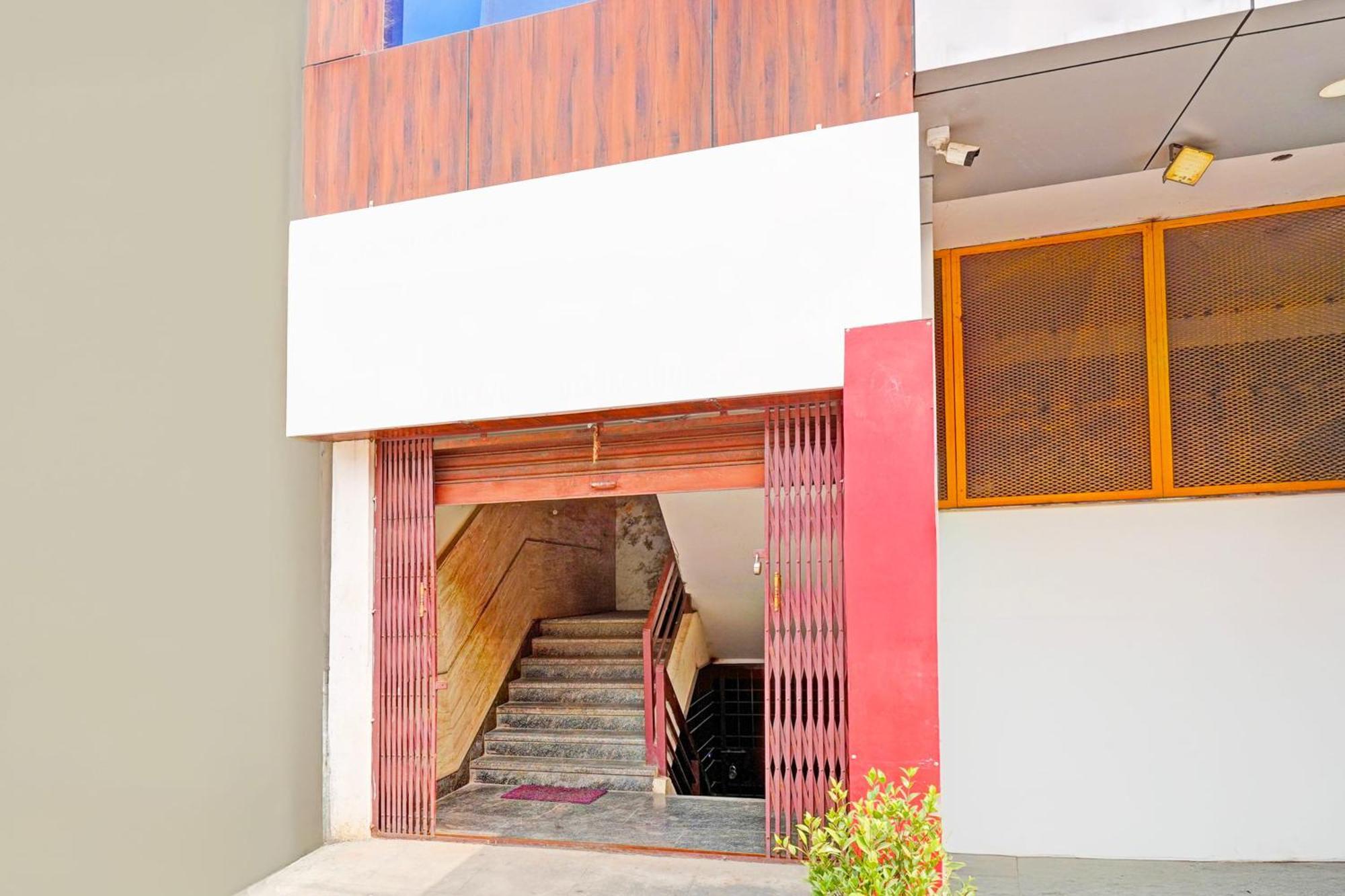 Jālahalli Super Hotel O Srigandhakavalu Formerly Chamundeshwari Lodging מראה חיצוני תמונה
