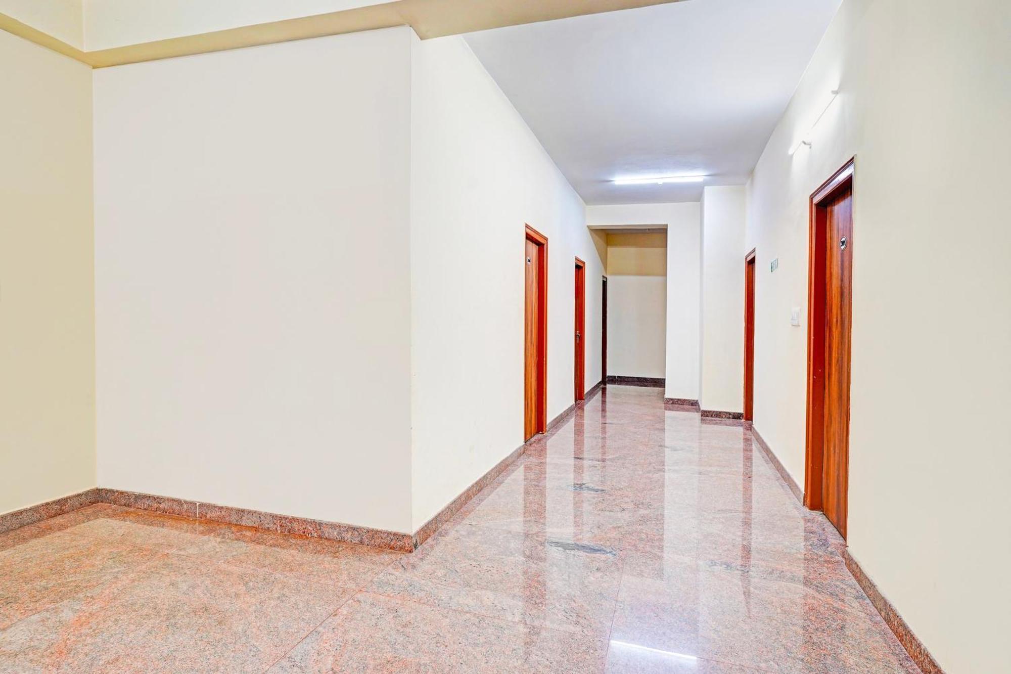Jālahalli Super Hotel O Srigandhakavalu Formerly Chamundeshwari Lodging מראה חיצוני תמונה