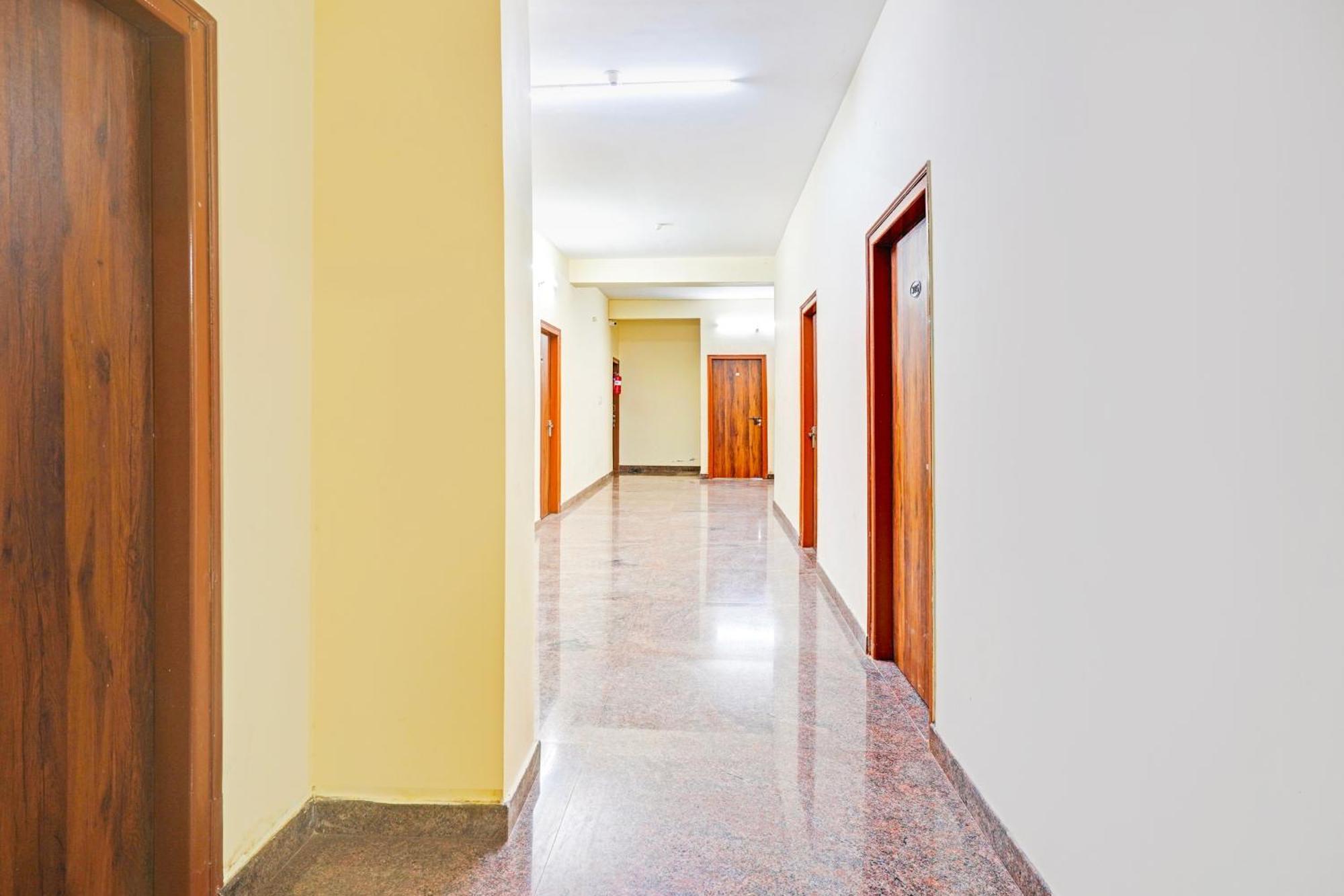 Jālahalli Super Hotel O Srigandhakavalu Formerly Chamundeshwari Lodging מראה חיצוני תמונה